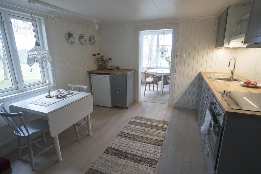 Anfasteroed Gardsvik - Grindstugan Ljungskile Buitenkant foto